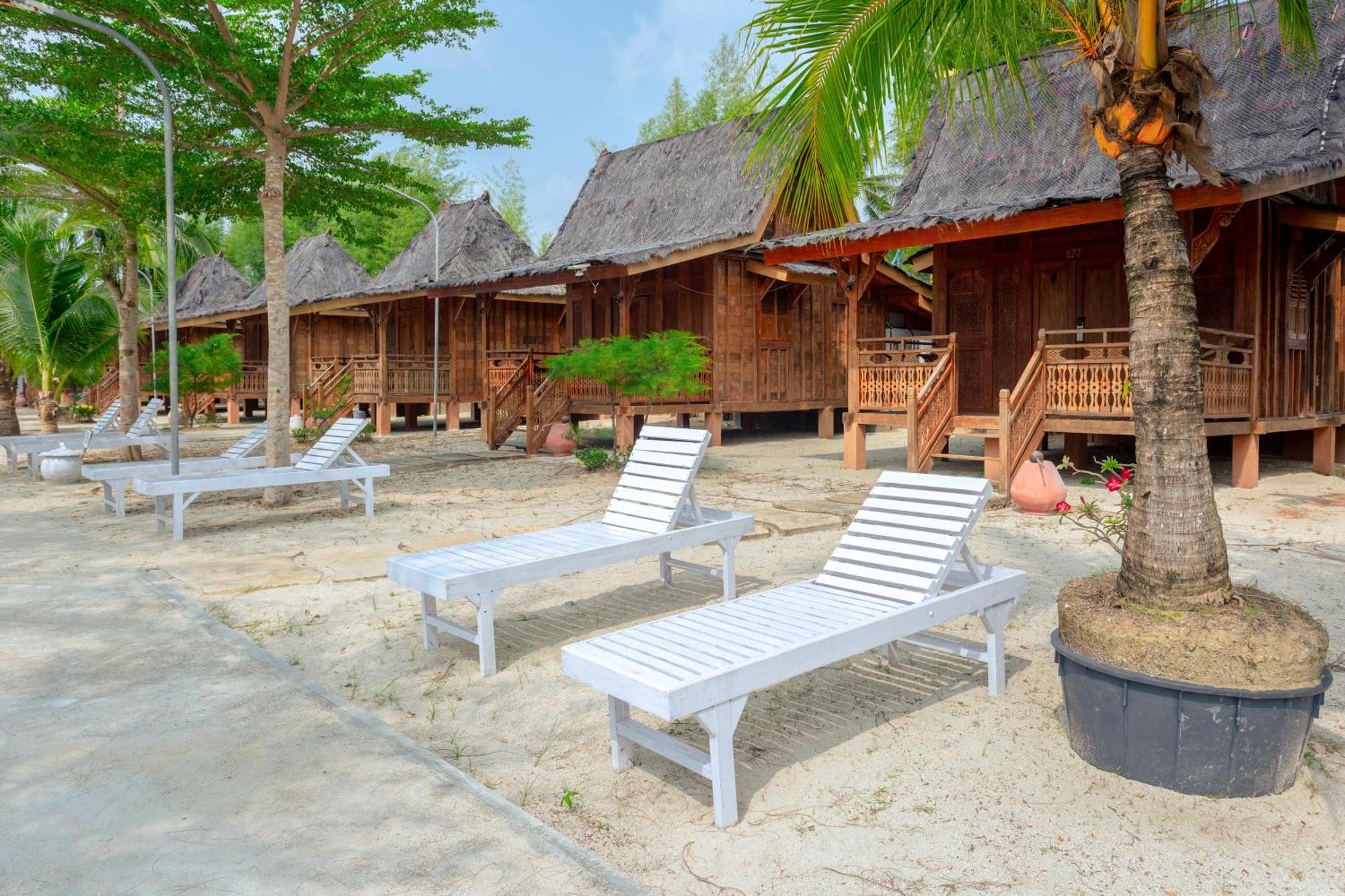 Bintan Exotica Resort By Waringin Hospitality Berakit Extérieur photo