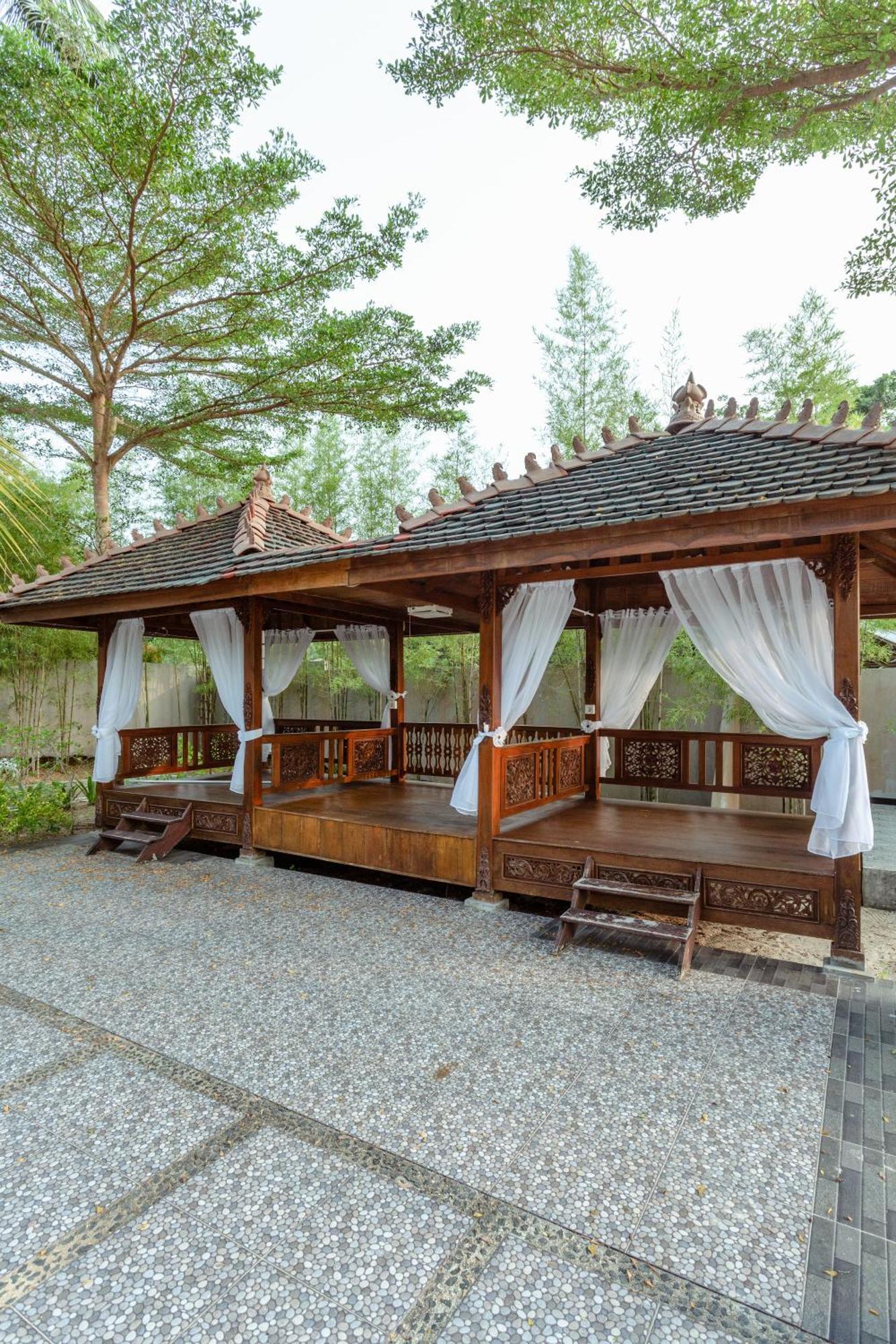 Bintan Exotica Resort By Waringin Hospitality Berakit Extérieur photo